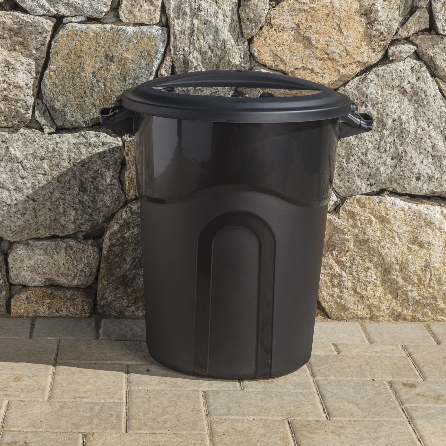 20 Gallon Heavy Duty Plastic Garbage Can, Included Lid, Black