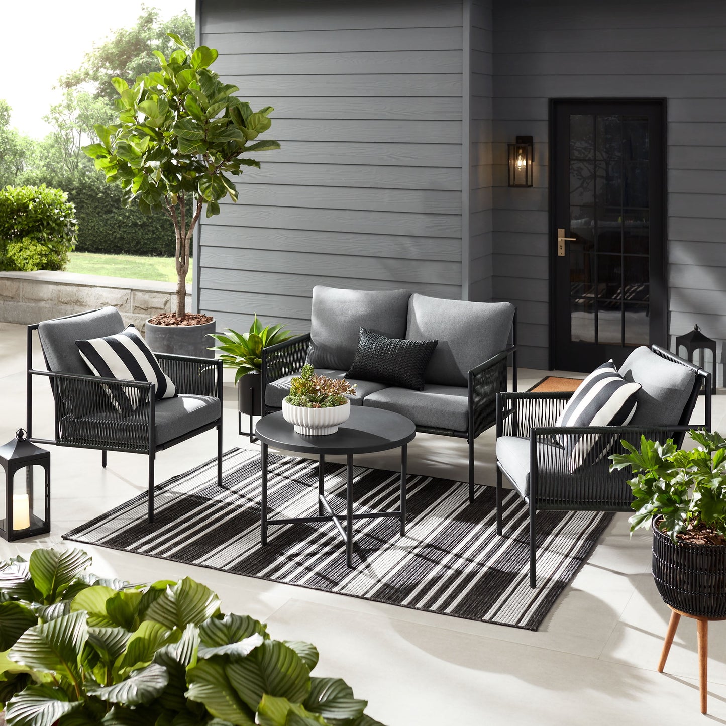 Logan 4-Piece Outdoor Conversation Set